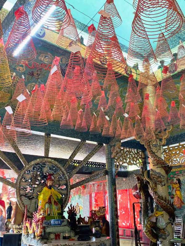 Dragon Floating Temple Sightseeing
